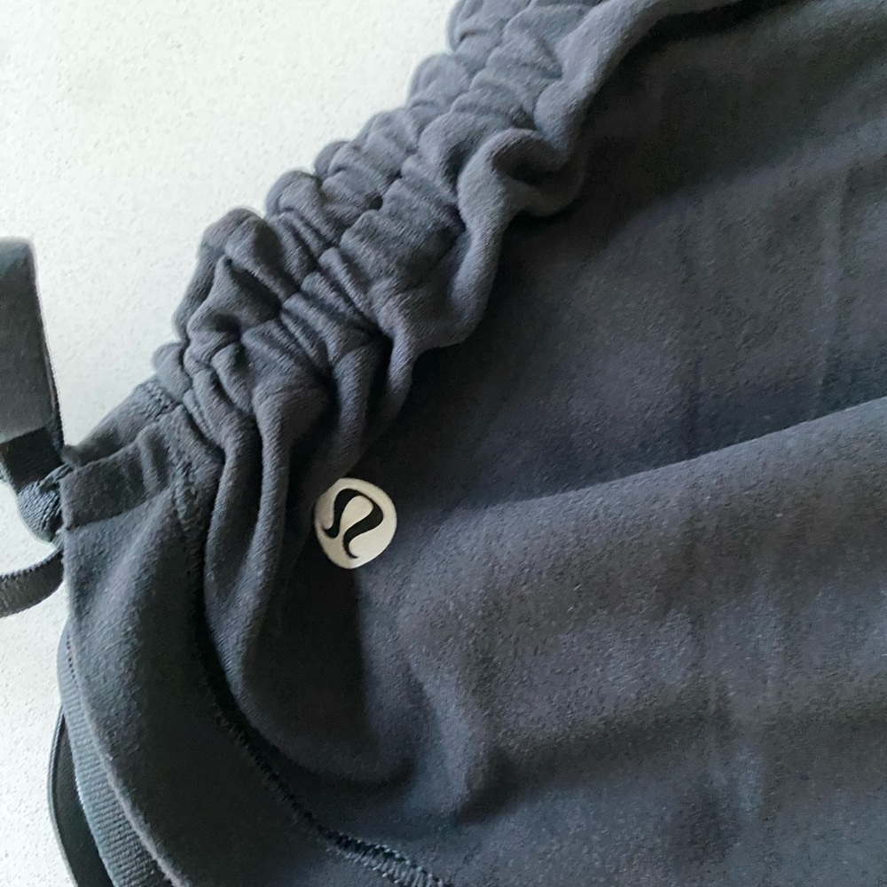 Lululemon full freedom tank black Sz 2 - Picture 5 of 7